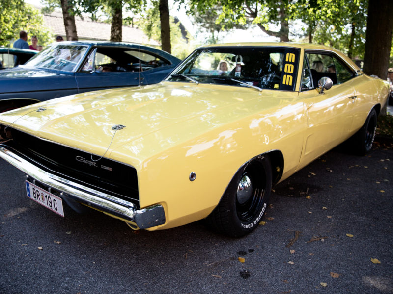 Dodge Charger gelb